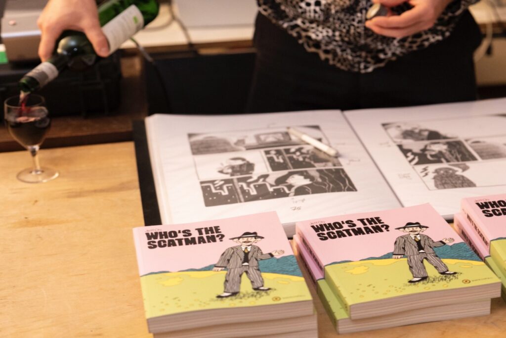 Büchertisch mit frisch erschienenen Comics